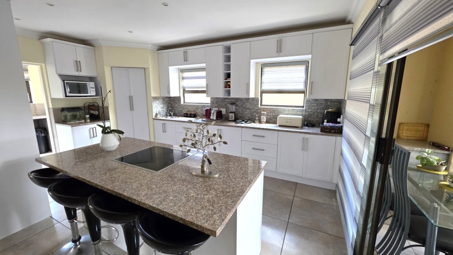 To Let 1 Bedroom Property for Rent in Melodie North West